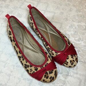 DKNY Leopard Ballerina Flats with Red Trim & Bow Detail - US Size 7.5 - EUC